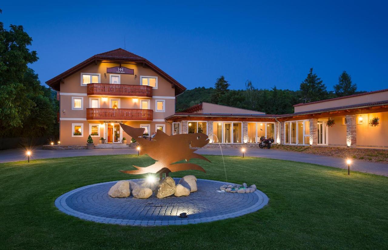 Hotel Honti Wellness Es Konferencia Szalloda Visegrad Bagian luar foto