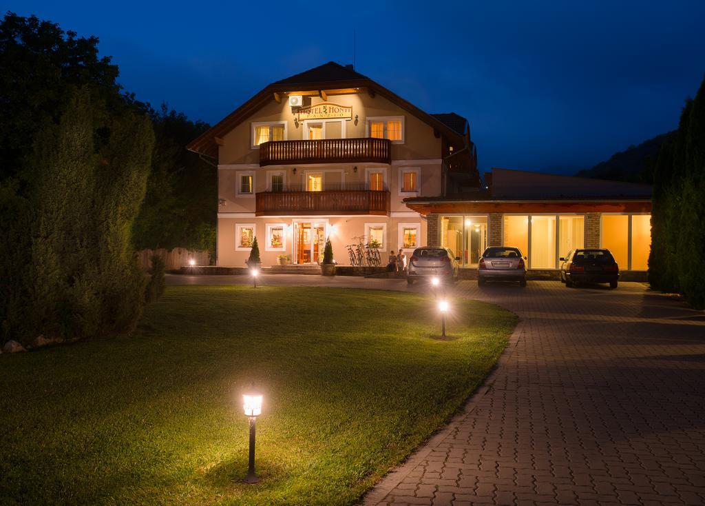 Hotel Honti Wellness Es Konferencia Szalloda Visegrad Bagian luar foto