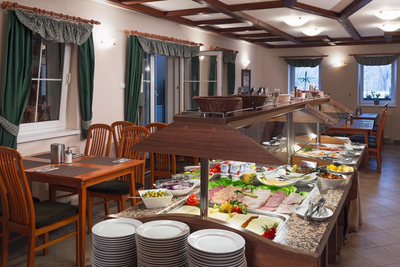 Hotel Honti Wellness Es Konferencia Szalloda Visegrad Bagian luar foto