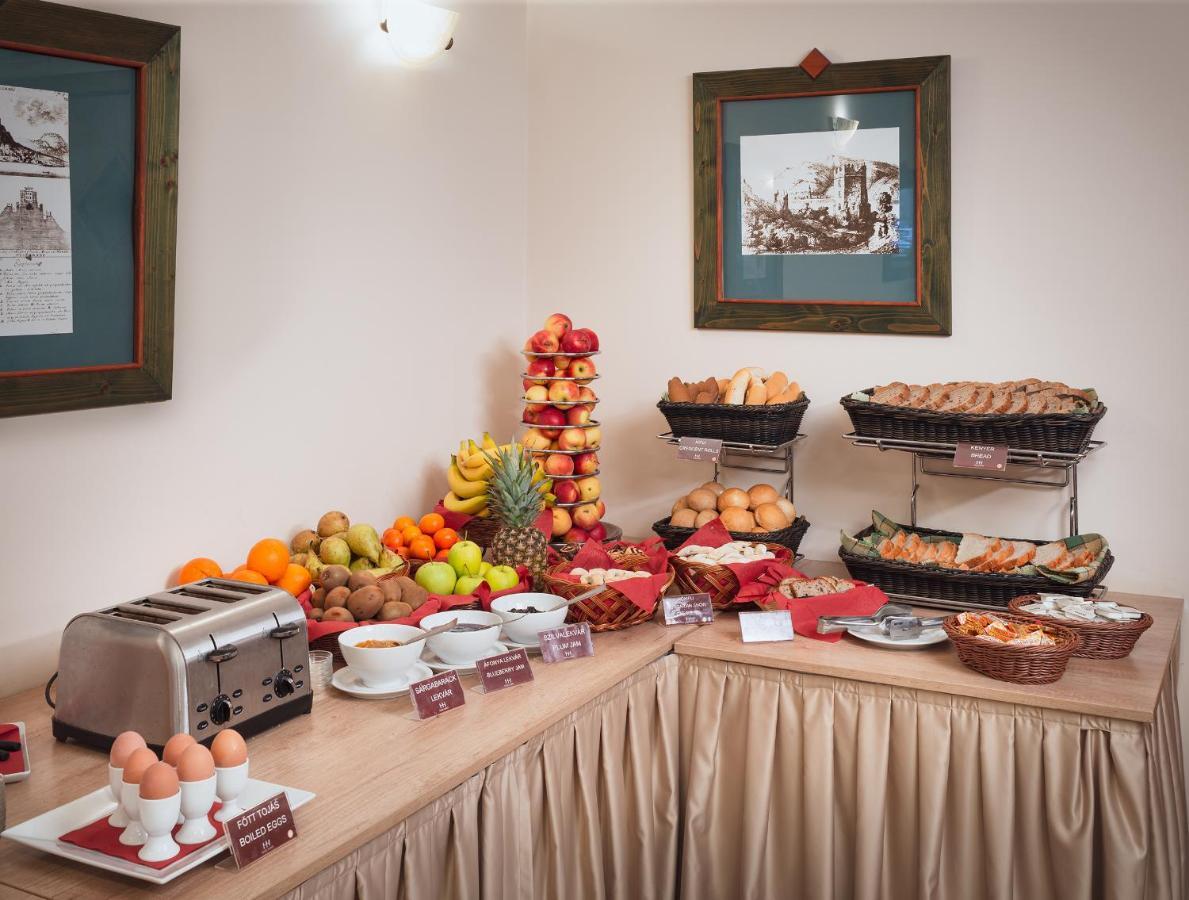 Hotel Honti Wellness Es Konferencia Szalloda Visegrad Bagian luar foto