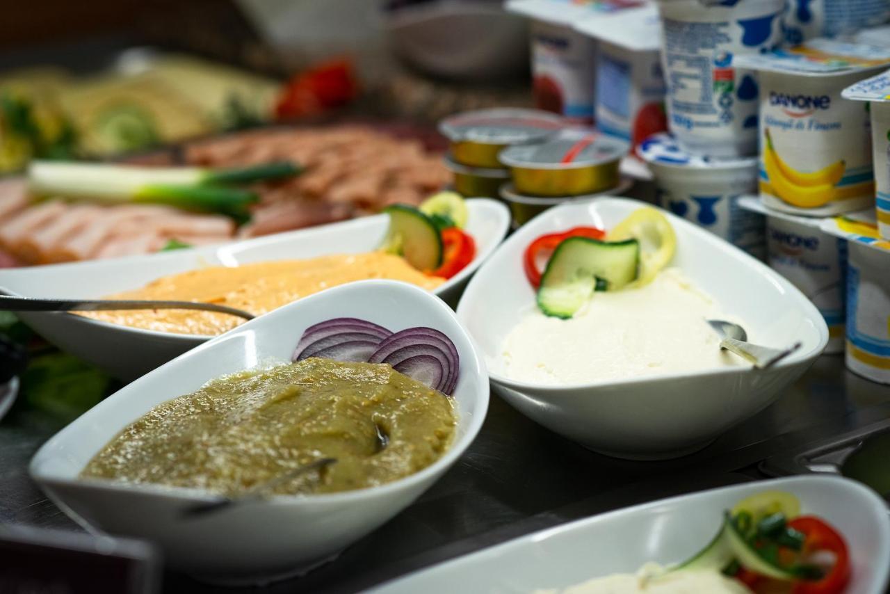 Hotel Honti Wellness Es Konferencia Szalloda Visegrad Bagian luar foto