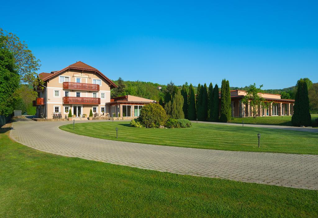 Hotel Honti Wellness Es Konferencia Szalloda Visegrad Bagian luar foto