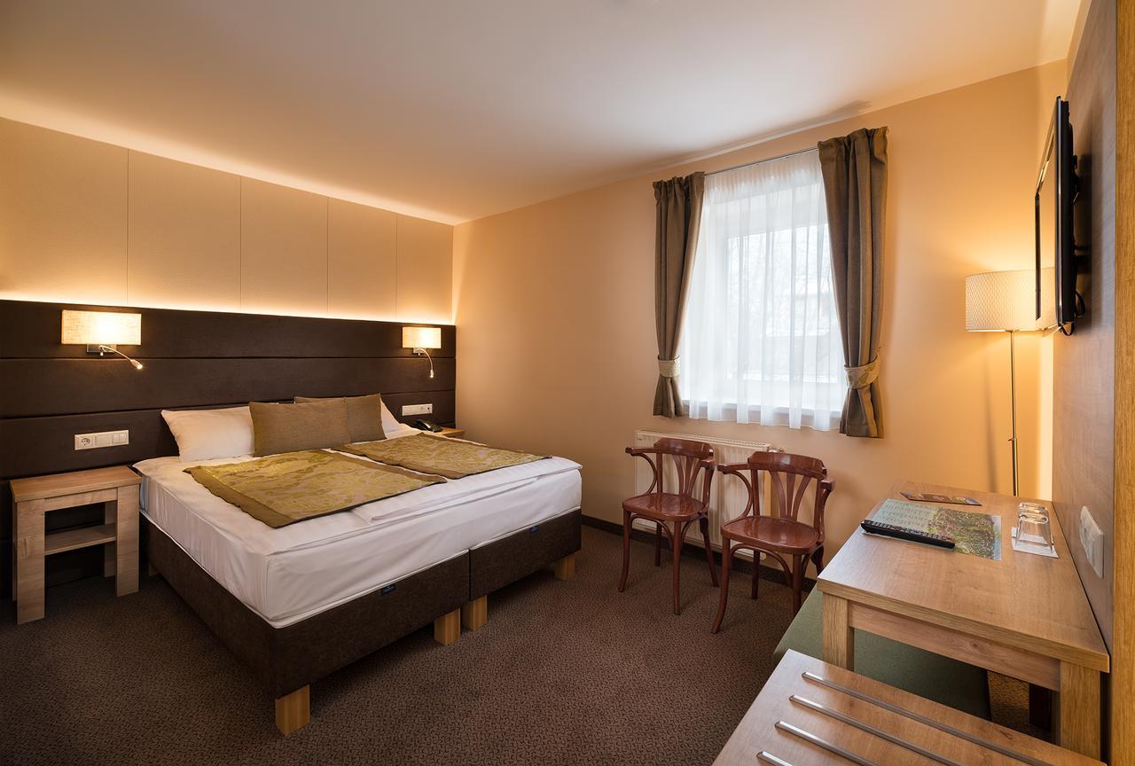 Hotel Honti Wellness Es Konferencia Szalloda Visegrad Bagian luar foto